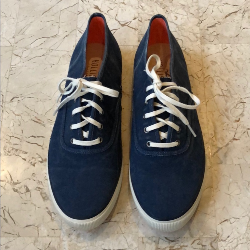 Hollister navy wash lace up sneakers. Brand new.